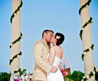13 años desde aquel “sí” en 🇲🇽🥰 Feliz aniversario, amore @thomaspinna ❤️

Fotos 1–6: ceremonia y celebración en @trsyucatanhotel by @palladiumweddings 

Fotos 7–10: Trash the Dress, al día siguiente.

#destinationwedding