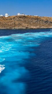 Hoy empiezo 37 días en Sifnos.
Unas semanas en las que podré combinar vacaciones con un trabajo que me hace especial ilusión: crear contenido sobre algunas de las islas de las Cícladas para una iniciativa europea (¿ahora ya me pueden dar la nacionalidad griega? 😉) 

Después de seis viajes a Grecia, esta vez regreso de una forma diferente. 
Eso sí, por aquí solo os podré enseñar la parte más personal (y menos del trabajo). 

Empieza la aventura 🇬🇷