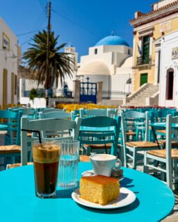 Postales desde la isla de Serifos 🇬🇷 
Playas, el puerto, casas blancas y una Chora llena de color.