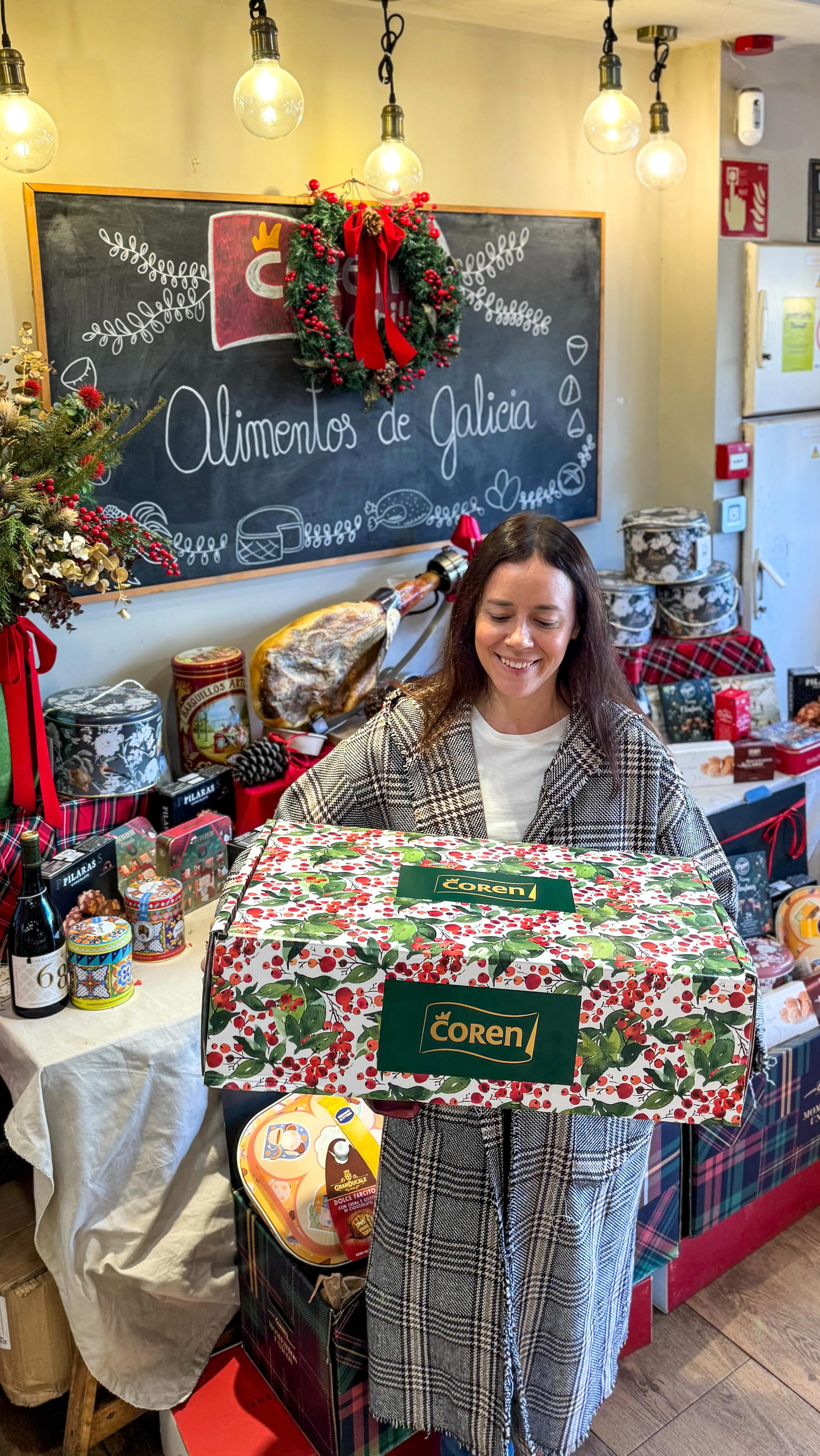 Estas Navidades, organizar los menús es fácil sin renunciar a la calidad.

En @corengrill puedes crear tu propio menú navideño, elegir con calma y contar con un servicio de asesoramiento en tienda que te ayuda a ajustar cantidades, combinaciones y detalles.

Además, ofrecen muchos tipos de asados, como el lacón que ves en el reel y otros clásicos como la pularda, la pavita rellena o el capón… un total de hasta 18 opciones pensadas para disfrutar sin complicaciones y con el sabor de siempre.

Platos preparados, producto cuidado y recogida en tienda para que lo importante empiece cuando te sientas a la mesa.
Porque celebrar también es simplificar.

¡Y atentxs a mis redes porque mañana traigo sorpresa! 😉

#corengrill
#navidad
#menunavideño 
*Publi / AD