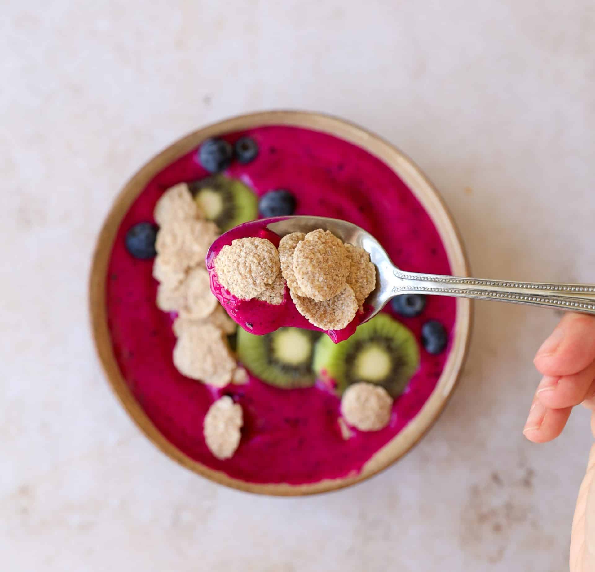 Bol de pitaya y flakes de espelta 1