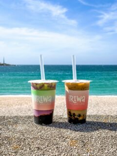 Ayer disfrutando de la tarde de sol, caminata por el Paseo Marítimo y unos bubble tea de @iriwa_tea_and_love 🧋✨ 
 
Mi recomendación: pedidlo para llevar y disfrutadlo con vistas al mar en el Orzán.  

Como siempre, os dejo la carta al final 😊 
 
*𝘪𝘯𝘷𝘪𝘵𝘢𝘤𝘪ó𝘯